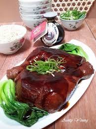 某天 机缘之下 我和偶像遇上了 当时的兴奋 非笔墨所能形容 赶紧把握良机 向她探路取经 经过她友善无私的分享下 大大地激发我对这道玫瑰豆豉鸡的好奇 浏览了食谱 发现有些材料还蛮罕见 asian recipes poached chicken rose wine recipes