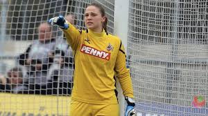 E' nata a milano il 5 giugno 1993 laura giuliani. Laura Giuliani Saluta Il Friburgo Ritorno In Italia Calcio Femminile Italiano