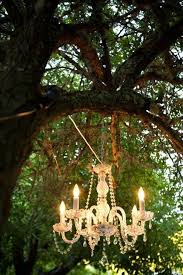 I Will Hang A Chandelier In My Trees This Would Be Cool For An Outdoor Wedding Hochzeit Beleuchtung Outdoor Kronleuchter Kronleuchter Kristall