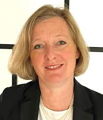 Deanne Thomas's Instagram, Twitter & Facebook