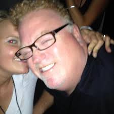 SURVIVORS! 🩷🩷 Two sisters. Two breast cancer diagnoses. Both in their  20s. Kate and Elizabeth Singletary's bond only grew stronger through the  fight of their lives — and genetic testing played a