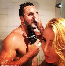 Players freely choose their starting point with their parachute and aim to stay in the safe zone for as long as possible. Naked Beau Ryan Poses In The Shower With Wife Kara For Instagram Photo Daily Mail Online