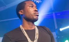 Aretha Franklin Plans To Donate Hotel Rooms & Food To Flint Residents