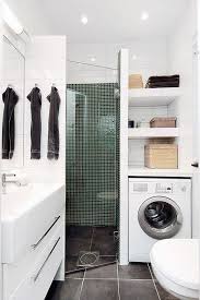 дизайн ванной комнаты 2019 5 кв м со стиральной машиной Une Petite Salle De Bains Bien Agencee Avec Un Espace Buanderie Petitsespaces T1 Studios Prachechnaya V Vannoj Kladovka V Prachechnoj Nebolshie Vannye Komnaty