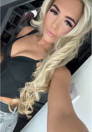 𝐓𝐚𝐧𝐢𝐬𝐡𝐚 👸🏼 (@tanisha.read)