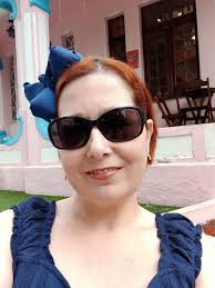 Amanheceu! Ultima terça feira do mês... ч hoje Que Jesus te abrace forte, e  que Deus te conduza por caminhos de luz. Que o seu dia seja incrível e  ricamente Abençoado. Amém!!