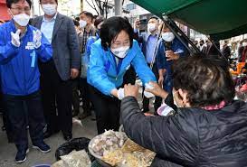 이날 오전 방송된 김어준의 뉴스공장 첫 번째 인터뷰엔 국민의힘 오세훈 서울시장 후보 처가의 내곡동 땅과 관련해 더불어민주당이 오 후보가 방문했다고 주장하는 내곡동 생태탕 식당 사장과 그. Vjjx4fmpg5uetm