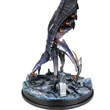 How To Buy Your Own Giant Mass Effect Reaper Mass Effect Reapers Mass Effect Statue