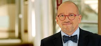 Symptome gibt es kaum und viele betroffene wissen gar nicht, dass ihr blutdruck zu hoch ist. Bluthochdruck Dr Med Uwe Holler Msc