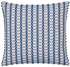 Established in 2010, tongxinpack is one of the oldest textile factory. Habitat Design Le Coussin Lison Est Tres Graphique Avec Ses Lignes Crantees Et Le Maillage Gris Souris Decor Rugs Habitats