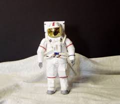 48 bastelbögen von historischen pretzschendorfer gebäuden gibt es auf unserer weihnachtsbergseite.spiele • weihnachten • sonstiges. Nasa Astronaut By Blake Parker Paper Models Nasa Astronauts Nasa