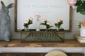 I had the pleasure of doing some signage for a local flower studio being featured at the wild hearts auckland i finally got the wooden sign recipe so i went wild making new sign designs. Floral Wood Sign Tutorial A Fun Spring Or Summer Mantel Decor Idea