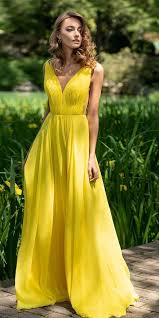 21 The Most Stylish Wedding Guest Dresses For Spring Wedding Dresses Guide In 2021 Evening Wedding Guest Dresses Spring Wedding Guest Dress Wedding Guest Dress