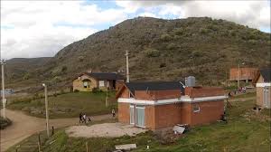 Algunos alojamientos tienen tv con reproductor de dvd, baño privado con secador de pelo y cocina con microondas. Sierra De La Ventana Cabanas Cerro Ceferino Youtube