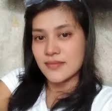 Hindi inaasahan ng dalaga na ang lalaking iniligtas niya sa dagat ang  siyang pinakamayamang CEO sa bansa