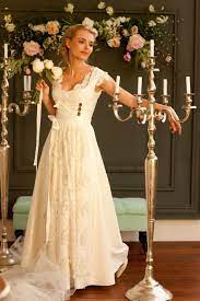 Exklusive modelle, die zum jeweiligen individuellen typ passen, tragen viel zum. 14 Hochzeitsdirndl Anemone S Dirndl Hochzeit Hochzeitskleid Dirndl Dirndl Brautkleid