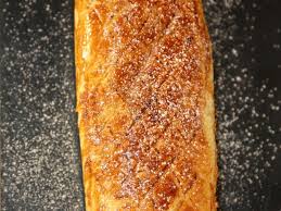 Buche A La Frangipane Facon Galette Des Rois Recette Galette Des Rois Recettes De Cuisine Galette