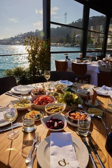 Bebek Mekanları 2026: Sadece Kahvaltı ve Bar Değil, Neler Var Neler!