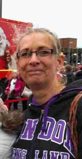 Holidays are coming: hundreds flock to see Coca-Cola lorry