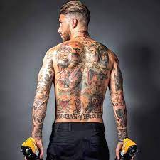 Right above this tattoo there is phrase,i'll never forget you in elvish, which he dedicated to his parents. Givemesport Sergio Ramos Back Tattoo Is Absolutely Unreal Facebook