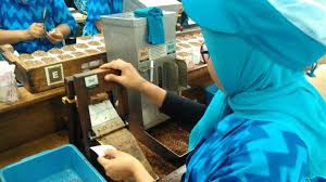 Temukan info lowongan pekerjaan menarik dan terbaru juni 2021 di malang hanya di jobs.id. Melongok Pabrik Rokok Milik Orang Terkaya Di Indonesia Bisnis Liputan6 Com