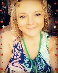 Jennifer Bragg's Instagram, Twitter & Facebook