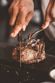 Prime Steaks On Hot Rocks Im Abacco S Steakhouse Stuttgart Am Rotebuhlplatz 10 Kommen Fans Saftiger Steaks Voll Auf Ihr Lebensmittel Essen Mittagstisch Saftig