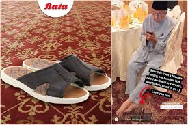 Penggunaan bata kapur putih adalah sebagai bahan dinding, sendi dan pondasi. Malaysian Pm Mahathir Sparks Bata Frenzy After Viral Photo Of Him Wearing S 4 Sandals Se Asia News Top Stories The Straits Times