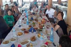 Η φωτογραφία της με μαύρο ολόσωμο μαγιό, που δημοσίευσε στο προφίλ της στο instagram, ενθουσίασε τους διαδικτυακούς της φίλους και απέσπασε πάνω από 17.000 likes. Ntemhs Nikolaidhs Evros News