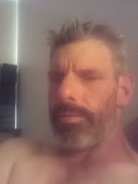 hey guys i'm 24 and looking for someone that's interested in a serious  relationship add me