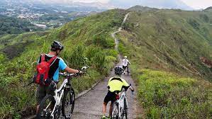 Hong kong's fashionable locals sip cocktails at club @28 bar, and the tables at giacomo ristorante & caffé, amatsuki japanese restaurant and sushi ikkon are as popular as our concierge's insider tips. The Best Cycling Routes In Hong Kong