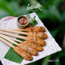 Botanika Restaurant On Instagram Menu Terbaik Untuk Makan Siangmu Sate Lilit Khas Bali Yang Diracik Dengan Bumbu Resep Asli Bali In 2021 Makanan Makan Siang Resep