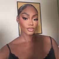 Simone Benjamin's Instagram, Twitter & Facebook