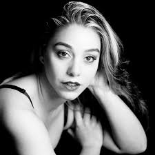 E ci saranno boicottatori dei transgender perchè si accaniscono contro una  donna.