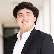 Dexter Elliott's Instagram, Twitter & Facebook