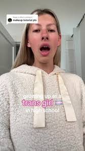 Lillie Kay's Instagram, Twitter & Facebook