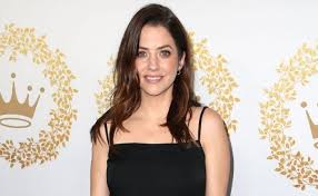 Julie Gonzalo Lifestyle Wiki Net Worth Income Salary House Cars Favorites Affairs Awards Family Julie Gonzalo Light Hair Color Hair Color Light Brown