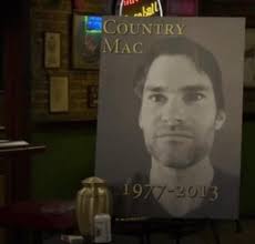 DUDES.... I'm in to DUDES : r/IASIP