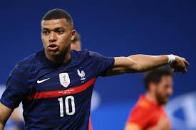 Kylian mbappe of france celebrates after scoring his team's first goal during the uefa nations league group stage match between sweden and france at. Entretien Equipe De France Pour Kylian Mbappe Un Grand Sportif Se Doit D Etre Engage