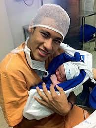 Neymar ya es padre con 19 años
