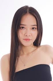 Minh Phuong's Instagram, Twitter & Facebook