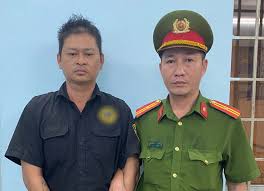 Truy xét, bắt khẩn cấp Nguyễn Thanh Sơn