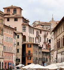 Perugia has an important university that attracts many foreign students, is a major center of medieval art, has a stunningly beautiful central area and is home of the umbria jazz festival. Mietwagen Perugia Preisvergleich Kostenlose Stornierung Autoprio De