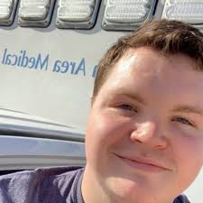 Allison Wood (@alliwood12)