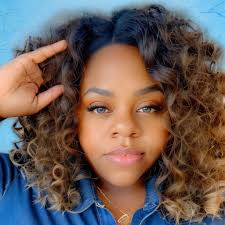 Yolanda Comeaux's Instagram, Twitter & Facebook