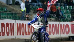 Gali mistrzów wykrzyczał nie raz na toruńskiej motoarenie bartosz zmarzlik, trzeci polski indywidualny mistrz świata na żużlu. Bartosz Zmarzlik Mistrzem Swiata Reakcja Rodziny Na Zwyciestwo Wideo Sport Tvp Pl