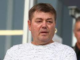 Puhl sándor tizenöt éves korában tette le a játékvezetői vizsgát, majd fokról fokra lépett feljebb a ranglétrán. Evfordulo 25 Eve Vezetett Vb Dontot Puhl Sandor Nso