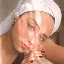 2001 i̇zmir doğumlu olan sena özdemir 20 yaşının içindedir. Survivor Sena Ozdemir Ailesi Biyografi Sitesi