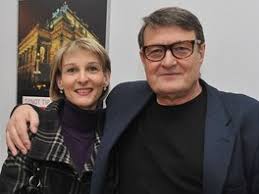 He is a composer, known for уютные норки (1999), romance za korunu (1975) and реквием по девушке. Iveta Bartosova Tvrdi Ze Ji Staidl Dluzi Miliony Idnes Cz