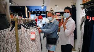 Lille Apres Un Relachement Le Sursaut Du Port Du Masque Dans Les Commerces